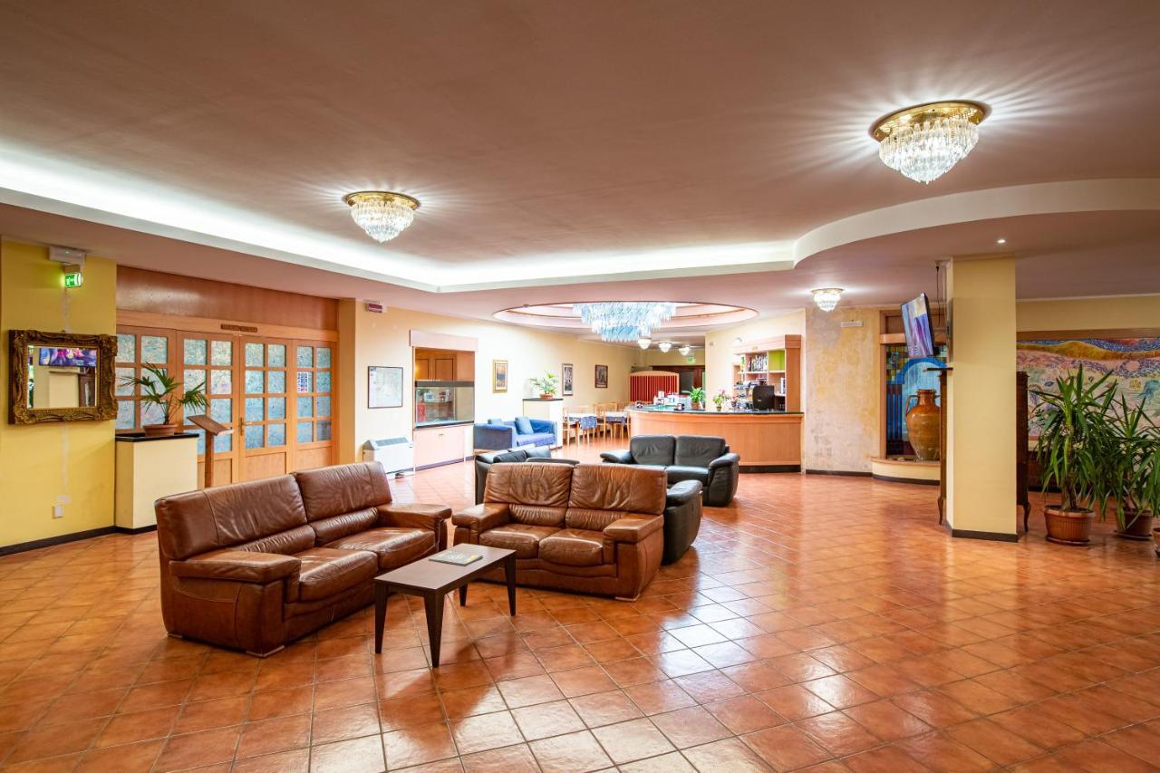Hotel Villa Strassoldo "Ex Attianese Hotel Restaurant" Cervignano del Friuli Ngoại thất bức ảnh