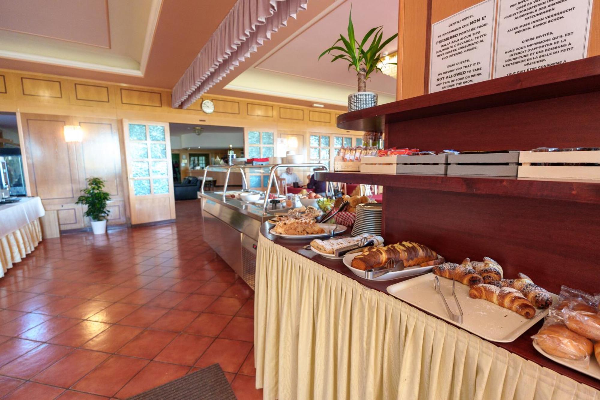 Hotel Villa Strassoldo "Ex Attianese Hotel Restaurant" Cervignano del Friuli Ngoại thất bức ảnh