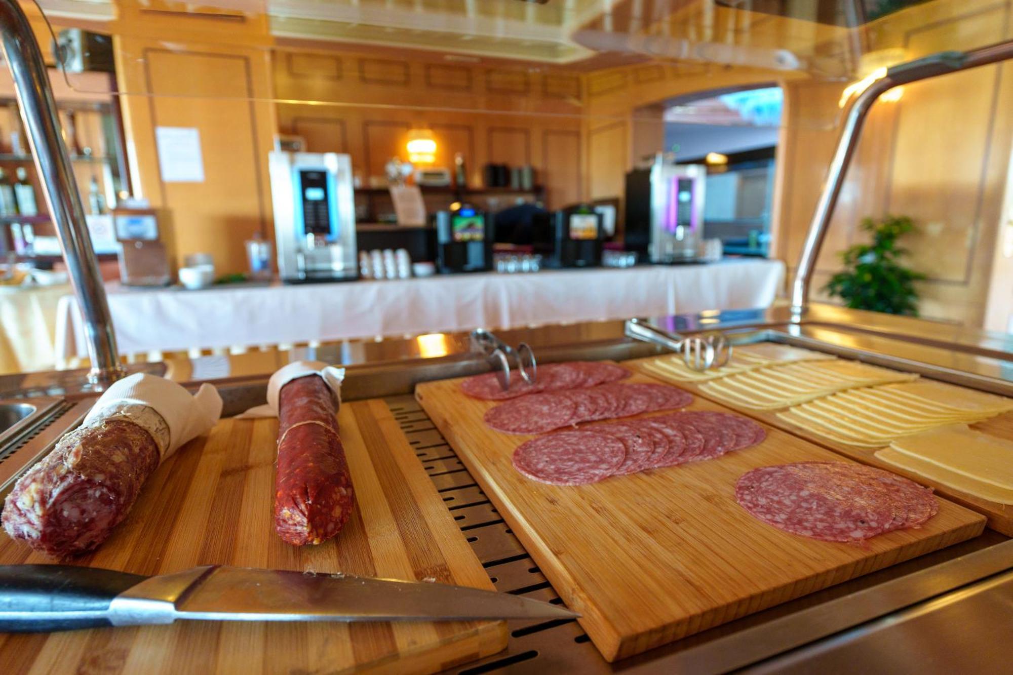 Hotel Villa Strassoldo "Ex Attianese Hotel Restaurant" Cervignano del Friuli Ngoại thất bức ảnh