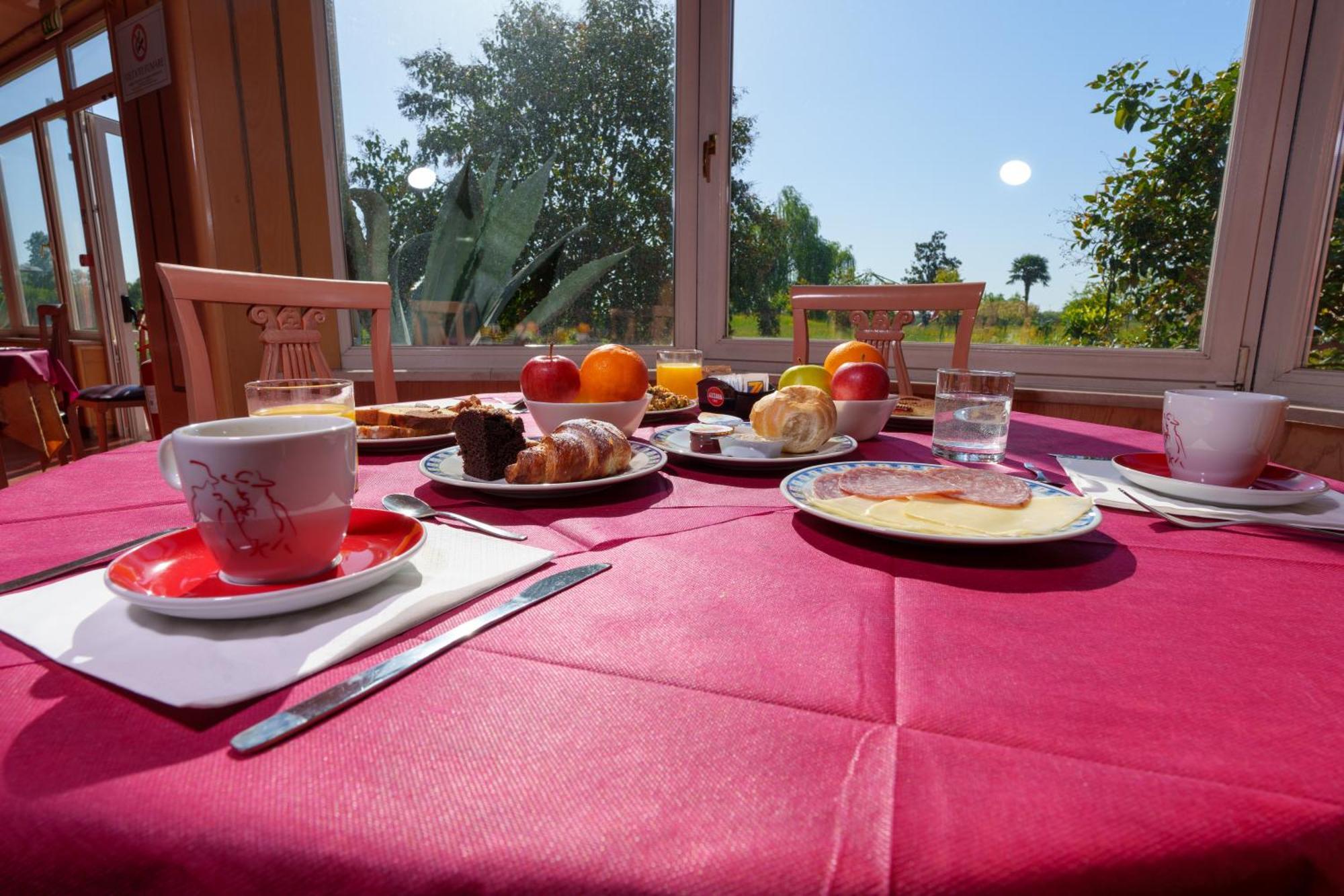 Hotel Villa Strassoldo "Ex Attianese Hotel Restaurant" Cervignano del Friuli Ngoại thất bức ảnh