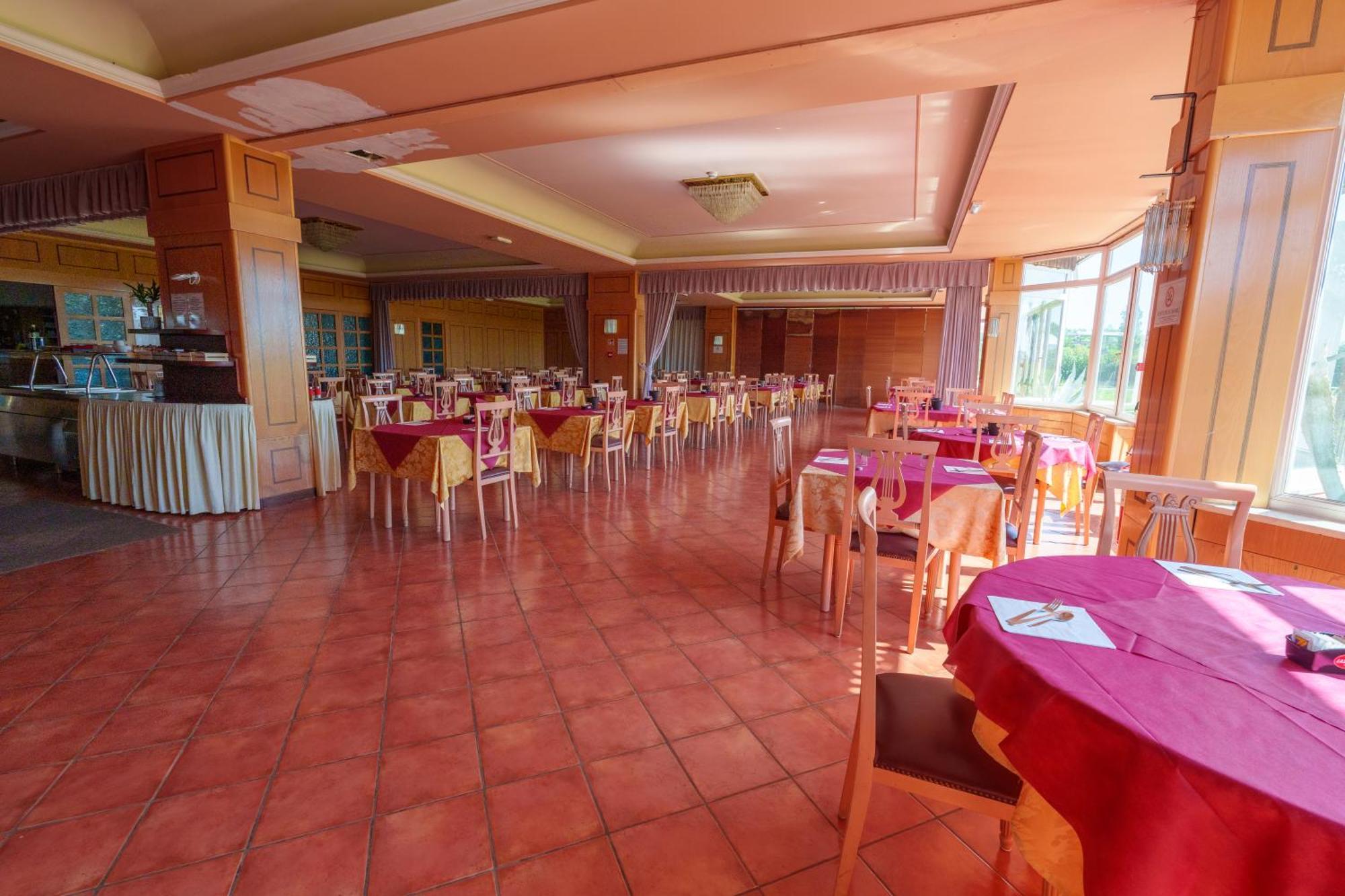 Hotel Villa Strassoldo "Ex Attianese Hotel Restaurant" Cervignano del Friuli Ngoại thất bức ảnh