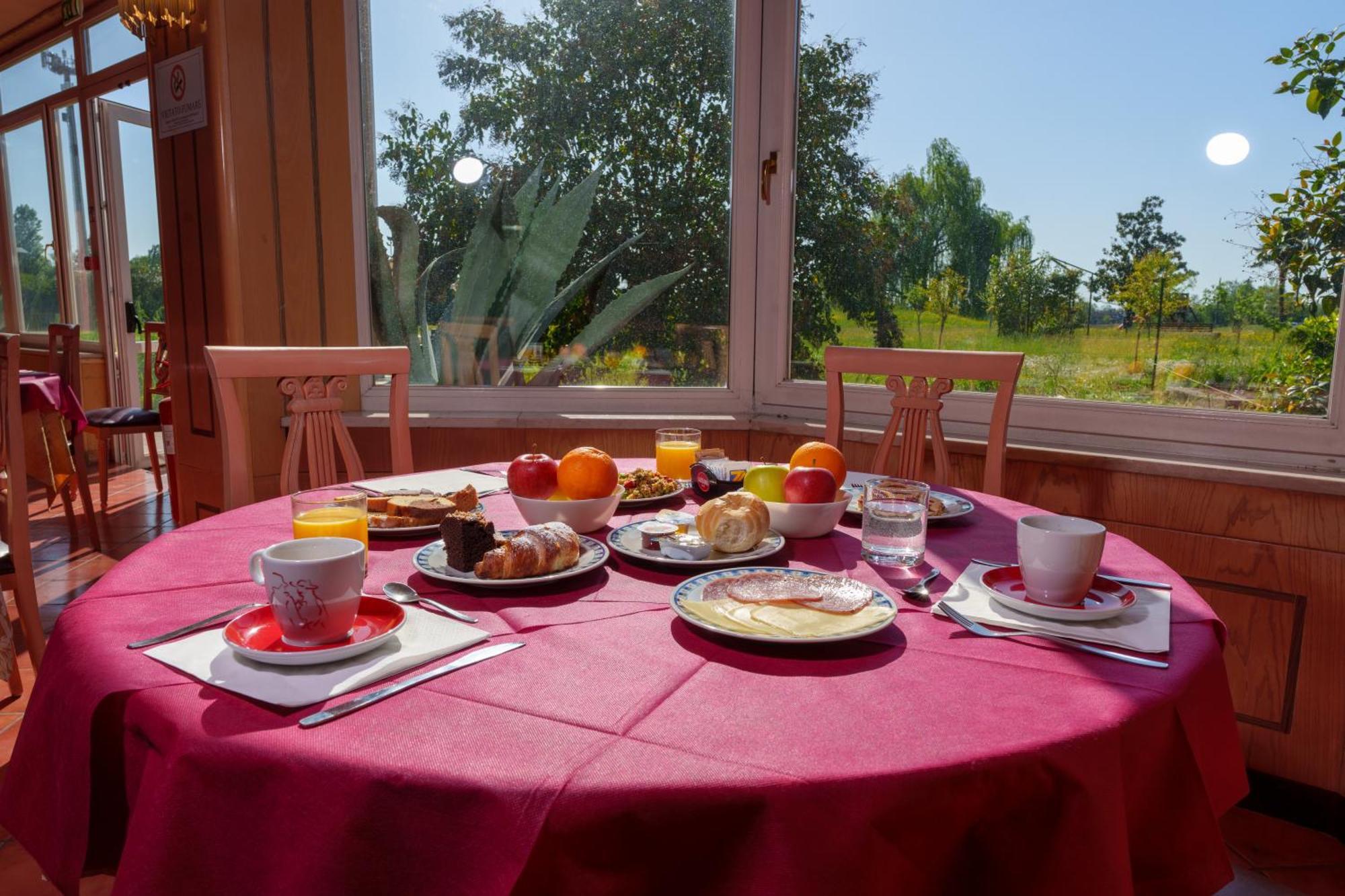 Hotel Villa Strassoldo "Ex Attianese Hotel Restaurant" Cervignano del Friuli Ngoại thất bức ảnh