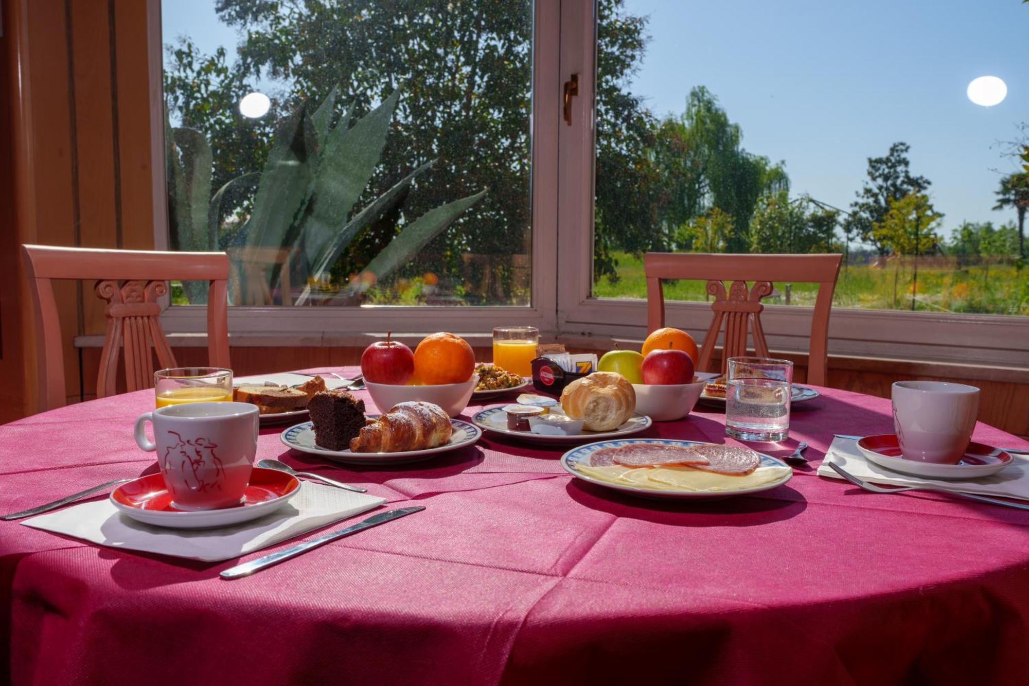 Hotel Villa Strassoldo "Ex Attianese Hotel Restaurant" Cervignano del Friuli Ngoại thất bức ảnh